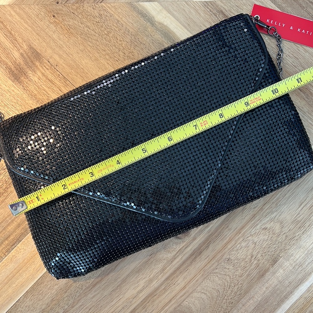Black metallic chain clutch purse - Picture 4 of 5
